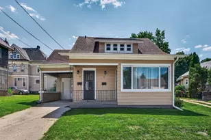 110 W 3rd St, Belvidere, IL 61008 - Photo 2
