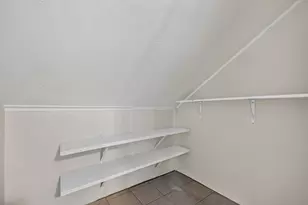 110 W 3rd St, Belvidere, IL 61008 - Photo 10