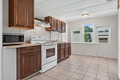 110 W 3rd Street, Belvidere, IL 61008 - Photo 6