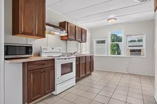 110 W 3rd St, Belvidere, IL 61008 - Photo 6