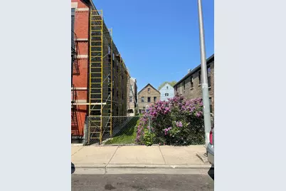 924 W 32nd Place, Chicago, IL 60608 - Photo 1