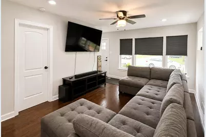 12520 S Yale Avenue, Chicago, IL 60628 - Photo 8