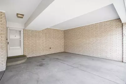 2846 W Touhy Avenue #H, Chicago, IL 60645 - Photo 2