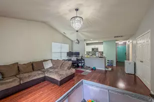 711 Newton Dr, Champaign, IL 61822 - Photo 12