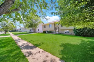 7016 Lewis & Clark Dr, Plainfield, IL 60586 - Photo 4