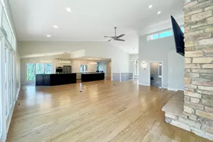 1669 Barberry Cir, Freeport, IL 61032 - Photo 8