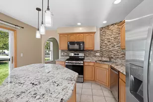 3110 Reflection Dr, Naperville, IL 60564 - Photo 6