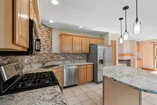 3110 Reflection Dr, Naperville, IL 60564 - Photo 4