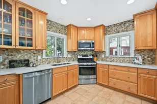 519 Byron Ct, Wheaton, IL 60187 - Photo 8