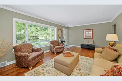 519 Byron Court, Wheaton, IL 60187 - Photo 6