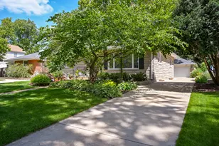 519 Byron Ct, Wheaton, IL 60187 - Photo 32