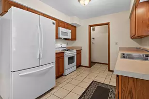 1112 Prestwick Pkwy, Rockford, IL 61107 - Photo 6