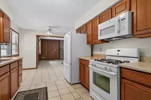 1112 Prestwick Pkwy, Rockford, IL 61107 - Photo 4