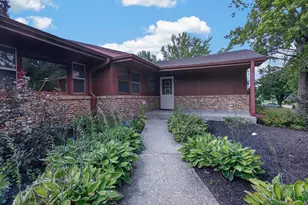 1112 Prestwick Pkwy, Rockford, IL 61107 - Photo 2