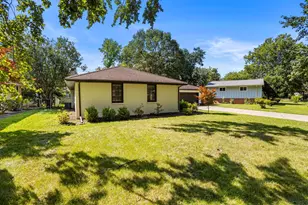 1107 Foothill Dr, Champaign, IL 61821 - Photo 6