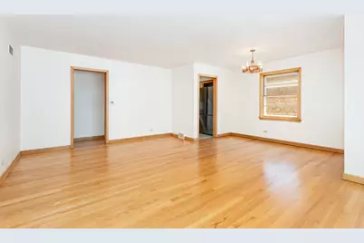 7046 W Cleveland Street, Niles, IL 60714 - Photo 6