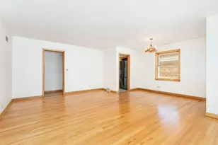 7046 W Cleveland St, Niles, IL 60714 - Photo 6