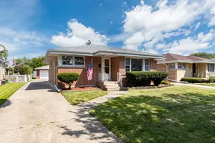 7046 W Cleveland St, Niles, IL 60714 - Photo 2
