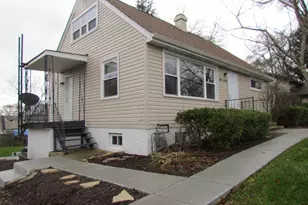 28W625 Lester St, West Chicago, IL 60185 - Photo 2