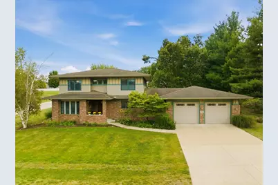 705 E Newton Street, Heyworth, IL 61745 - Photo 2
