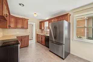 361 Bryant Ave, Glen Ellyn, IL 60137 - Photo 6