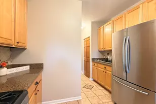 2437 Oneida Ln, Naperville, IL 60563 - Photo 4