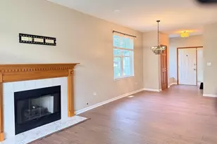 2437 Oneida Ln, Naperville, IL 60563 - Photo 10