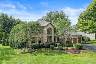 23741 W Deer Chase Ln, Naperville, IL 60564 - Photo 2