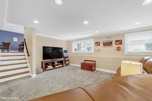 148 Jeffery Ln, Des Plaines, IL 60018 - Photo 24