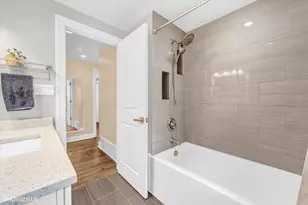 148 Jeffery Ln, Des Plaines, IL 60018 - Photo 18