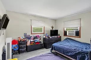 1055 Belle Plaine Ave, Gurnee, IL 60031 - Photo 12