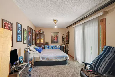 1055 Belle Plaine Avenue, Gurnee, IL 60031 - Photo 8