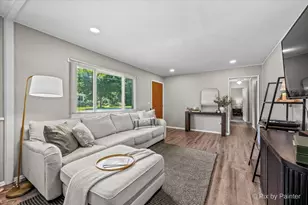 805 Dawes Ave, Wheaton, IL 60189 - Photo 2