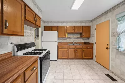 1024 Yorkshire Drive, Hanover Park, IL 60133 - Photo 6