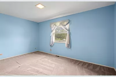 1024 Yorkshire Drive, Hanover Park, IL 60133 - Photo 10