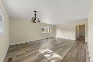 7101 Edgebrook Ln, Hanover Park, IL 60133 - Photo 6