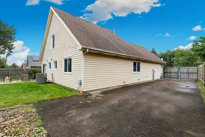 340 Homewood Drive, Bolingbrook, IL 60440 - Photo 22