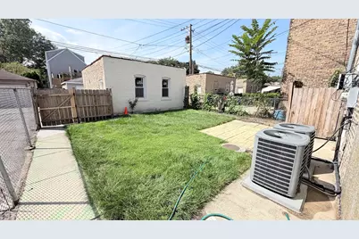 5706 N Maplewood Avenue #2, Chicago, IL 60659 - Photo 14