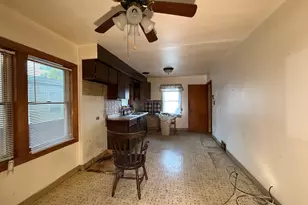 5643 S Newcastle Ave, Chicago, IL 60638 - Photo 4