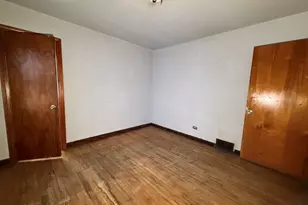 5643 S Newcastle Ave, Chicago, IL 60638 - Photo 10