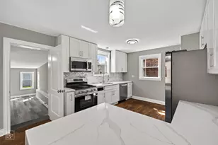 10639 S Forest Ave, Chicago, IL 60628 - Photo 8