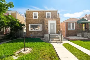 10639 S Forest Ave, Chicago, IL 60628 - Photo 2
