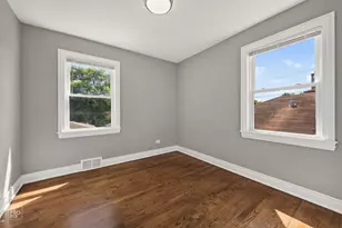10639 S Forest Ave, Chicago, IL 60628 - Photo 14