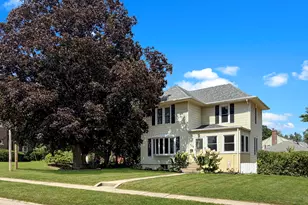 1426 W Lincoln Blvd, Freeport, IL 61032 - Photo 1