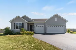 2164 Tremont Ave, Yorkville, IL 60560 - Photo 2