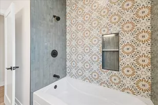 3841 N Kenneth Ave, Chicago, IL 60641 - Photo 24