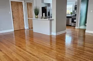 7526 N Ridge Blvd, Chicago, IL 60645 - Photo 2