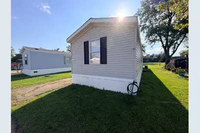 902 Bell Aire Street #25, Marseilles, IL 61341 - Photo 2