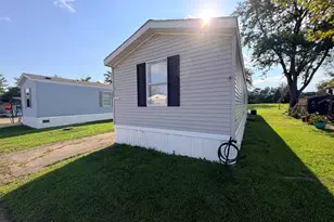 902 Bell Aire St, Marseilles, IL 61341 - Photo 2