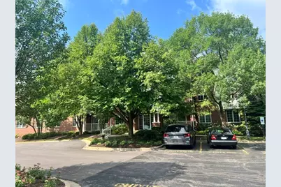 541 N Hough Street #305, Barrington, IL 60010 - Photo 2